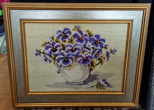 Zdjęcie oferty: Obraz haftowany ręcznie "Kwiaty w wazonie"