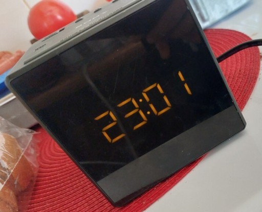 Zdjęcie oferty: Radio zegar budzik Sony Model NO. ICF-C1