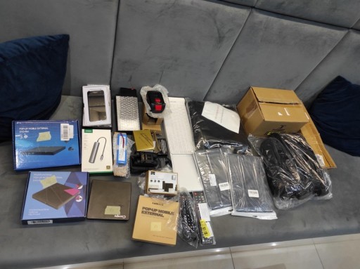 Zdjęcie oferty: MIX przedmiotów do dalszej odsprzedaży. Około 30 sztuk