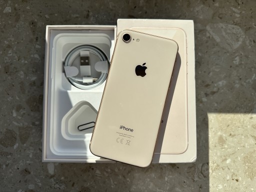 Zdjęcie oferty: Apple iPhone 8, 64gb, Złoty - bardzo dobry stan