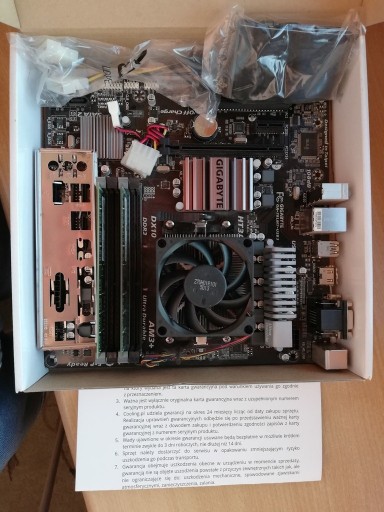 Zdjęcie oferty: Płyta główna GIGABYTE z procesorem AMD FX-6300