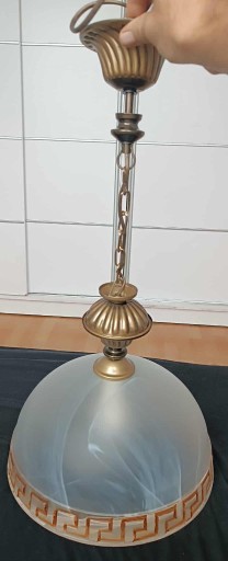 Zdjęcie oferty: Żyrandol retro/klasyczny mosiężny z grubym kloszem szklanym mlecznym