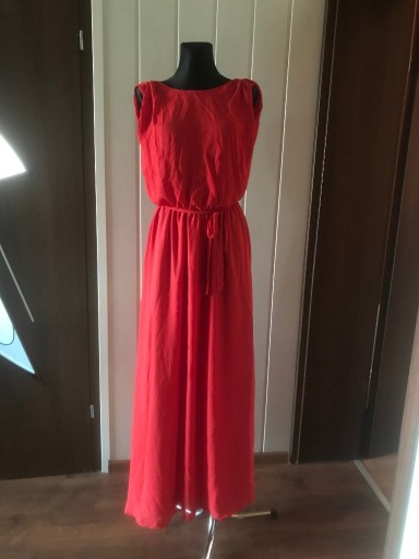 Zdjęcie oferty: Czerwona Maxi sukienka- odkryte plecy rozm.38/M