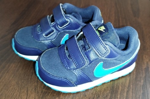 Zdjęcie oferty: Buty sportowe Nike dla dzieci r. 23.5