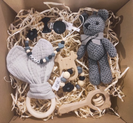 Zdjęcie oferty: Box na prezent dla niemowlaka NARODZINY CHRZCINY 