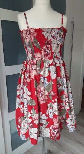 Zdjęcie oferty: czerwona  sukienka w kwiaty firmy b.young roz.  M