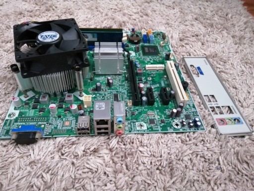 Zdjęcie oferty: Płyta główna H-IG41+PentiumE5800+3bg ram+gf 8400gs