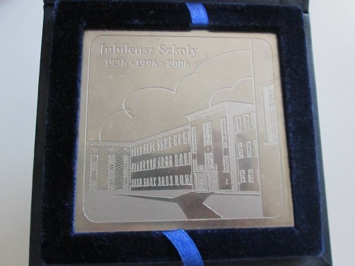 Zdjęcie oferty: 10 LAT SZKOŁY PLASTYCZNEJ ZABRZE i PODST. MEDAL