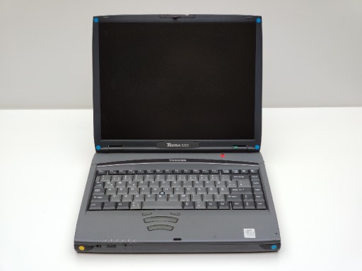 Zdjęcie oferty: Laptop Toshiba Tecra 8200 z oryginalnym zasilaczem