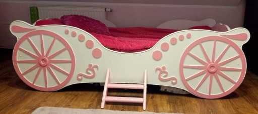 Zdjęcie oferty: Łóżko dla dziewczynki karoca