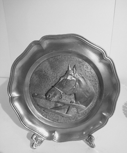 Zdjęcie oferty: Talerz  "Głowa konia" 22,5 cm sygnatura "aniol"