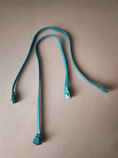 Zdjęcie oferty: Kabel SATA 50 cm metalowe zatrzaski