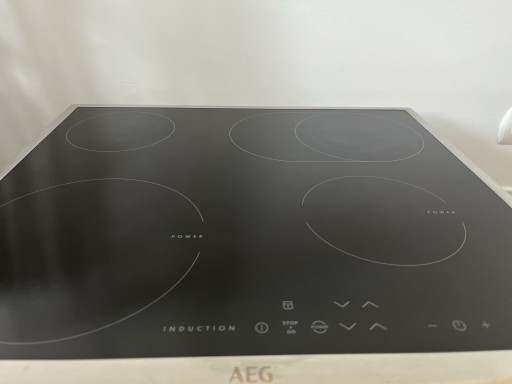 Zdjęcie oferty: Plyta AEG - 2 pola indukcyjne, 2 pola elektryczne 