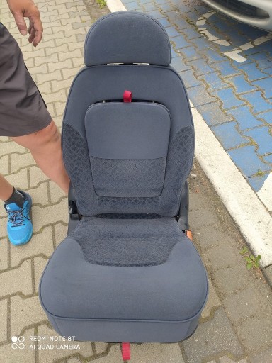 Zdjęcie oferty: Fotel prawy tylny dziecięcy 3w1 Ford Galaxy