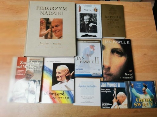 Zdjęcie oferty: Ogromny zestaw Jan Paweł II, albumy, płyty, książk