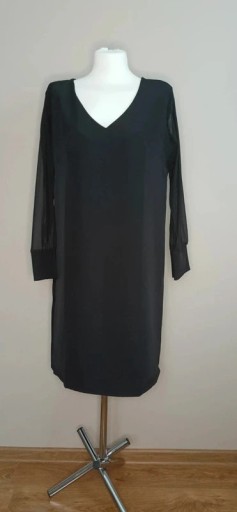 Zdjęcie oferty: Czarna elegancka sukienka marki Moon XL