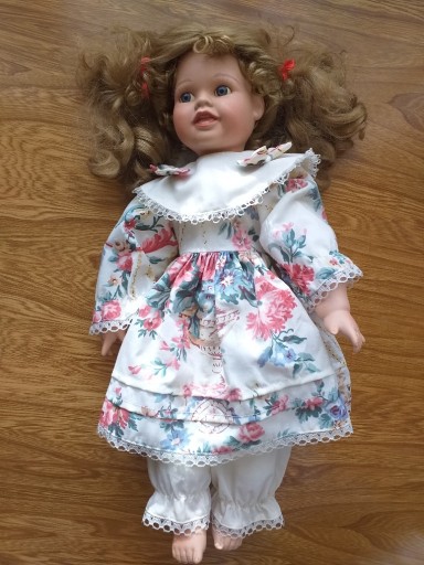 Zdjęcie oferty: Lalka porcelanowa Lilly 45 cm Śliczna!