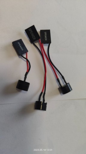 Zdjęcie oferty: Speaker / głośniczek PC do płyt głównej krótki przewód