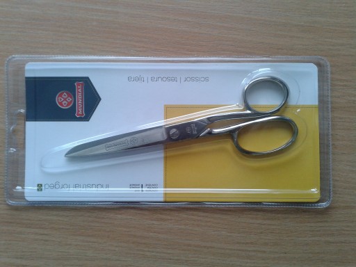 Zdjęcie oferty: Nożyczki krawieckie Mundial 17,5cm