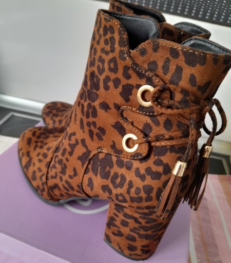 Zdjęcie oferty: BUTY botki ROZ 39