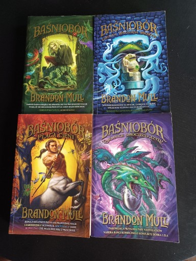 Zdjęcie oferty: Baśniobór Brandon Mull t.I-IV + Smocza Straż t.I 