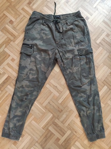 Zdjęcie oferty: Męskie spodnie Reserved Moro roz.XL