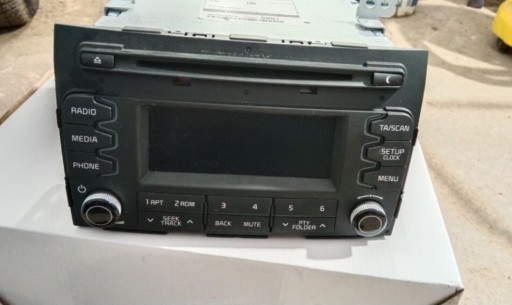 Zdjęcie oferty: Oryginalne radio kia sportage III ramka radia 10-