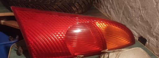 Zdjęcie oferty: Lampy tylne przeciwmgielne Ford Focus MK1 HB