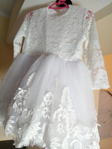 Zdjęcie oferty: Sukienka na chrzest dla dziewczynki biała rozkloszowana z koronką r.80/86