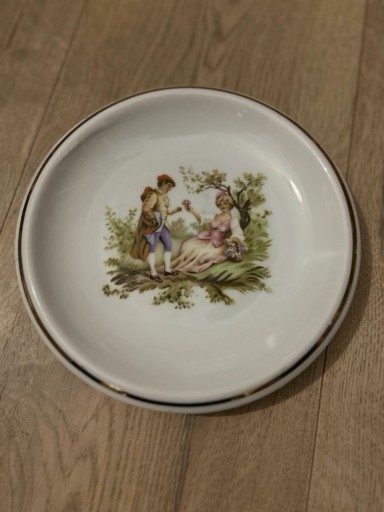 Zdjęcie oferty: Stary kolekcjonerski talerzyk z porcelany