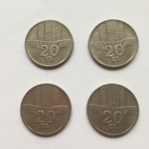 Zdjęcie oferty: 20zł Wieżowiec 1974r ,mater.CuNi,waga10,15g,śr.29m