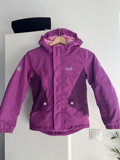 Zdjęcie oferty: Zimowa kurtka Jack Wolfskin roz.128