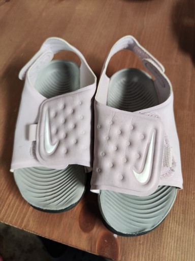 Zdjęcie oferty: Klapki Nike dziecięcy roz 25