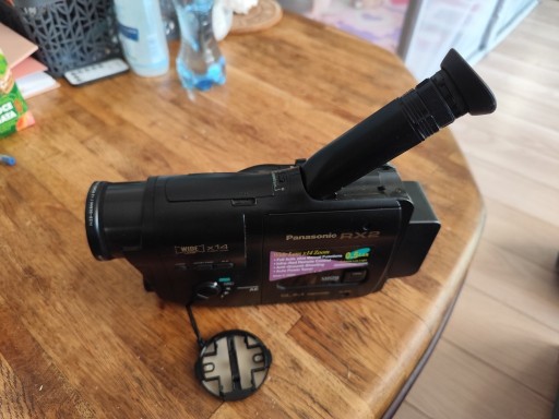 Zdjęcie oferty: Kamera analogowa Panasonic  NV-RX2EG VHSC