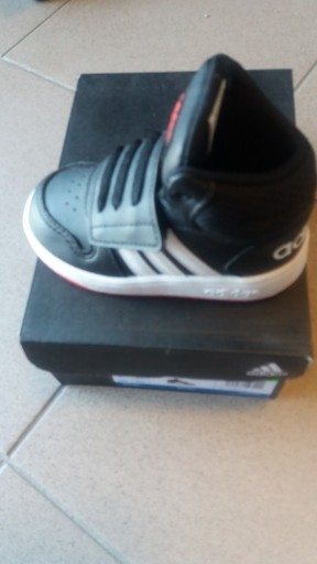 Zdjęcie oferty: buty Adidas Hoops Mid 2.0 I rozmiar 23