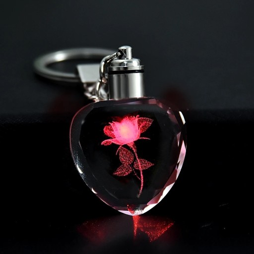 Zdjęcie oferty: Brelok Serce LED czerwona róża