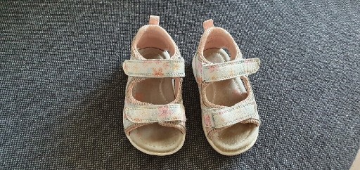 Zdjęcie oferty: Buty, sandały dziecięce - rozmiar 20