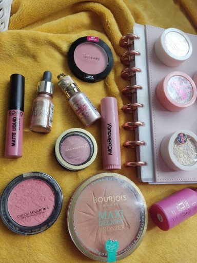 Zdjęcie oferty: Zestaw kosmetyków do makijażu Max factor Bourjois 