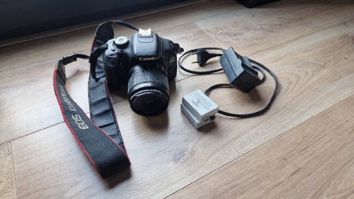 Zdjęcie oferty: Aparat Canon 600d + obiektyw efs 18-55 baterie lad