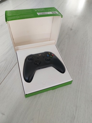 Zdjęcie oferty: Kontroler Pad Xbox one 1708