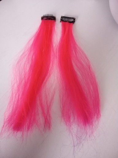 Zdjęcie oferty: Włosy syntetyczne różowe