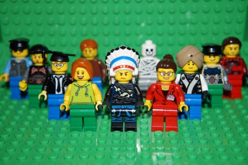 Zdjęcie oferty: Lego City 11 mini figurek z akcesoriami oryginał.