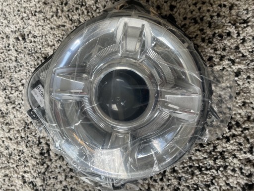 Zdjęcie oferty: Lampa Bi Xenon Jeep Renagade 51953107