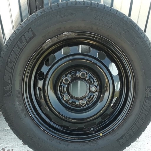 Zdjęcie oferty: Felgi stalowe z oponami Michelin 195/65r15 Mazda 