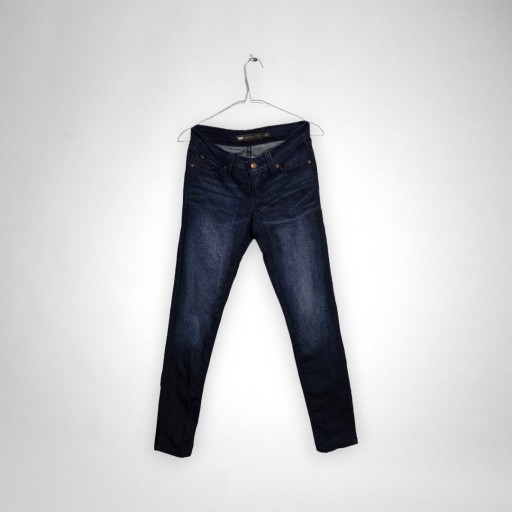 Zdjęcie oferty: Jeansy Levi's low rise skinny granatowe W25 L32