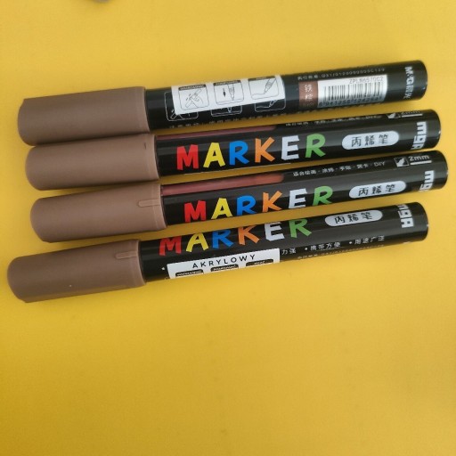 Zdjęcie oferty: Marker akrylowy brązowy M&G