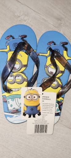 Zdjęcie oferty: Klapki Dziecięce Minionki 32/33 Nowe