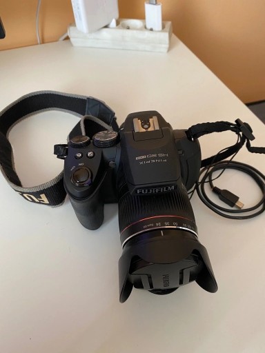 Zdjęcie oferty: Aparat kompaktowy Fujifilm FinePix HS20 EXR + 8Gb