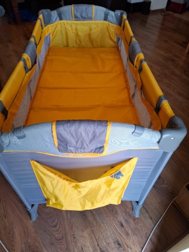 Zdjęcie oferty: Łóżeczko turystyczne BBY dwupoziomowe z przewijakiem.