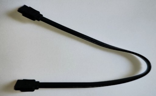 Zdjęcie oferty: Kabel SATA 3.0 0,3 m czarny z zatrzaskiem